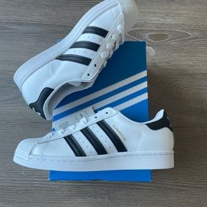New Adidas Superstar EG4958 - Size 6.5
